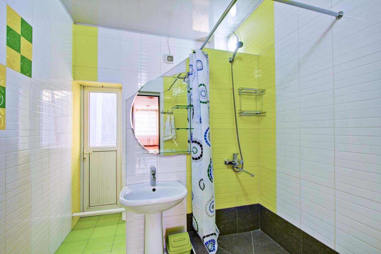 Centre Hostel Bisjkek Eksteriør bilde